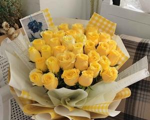 以送女人黄玫瑰代表什么意思（表达友谊还是爱情）