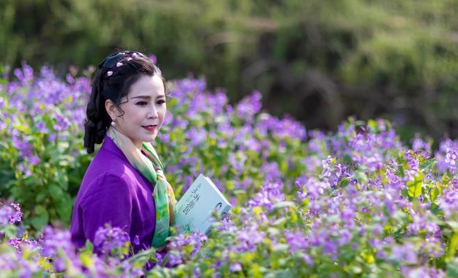 二月兰（盛开在寒冷季节的力量与美丽）