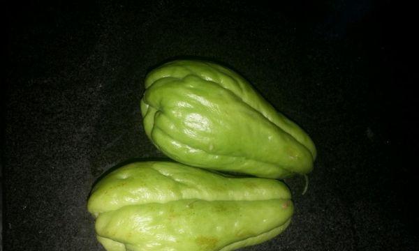 佛手瓜是否需要去皮（探讨佛手瓜的食用方法与注意事项）