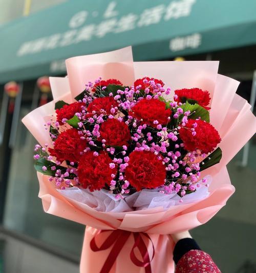 康乃馨花语是什么意思？适合送给哪些人？
