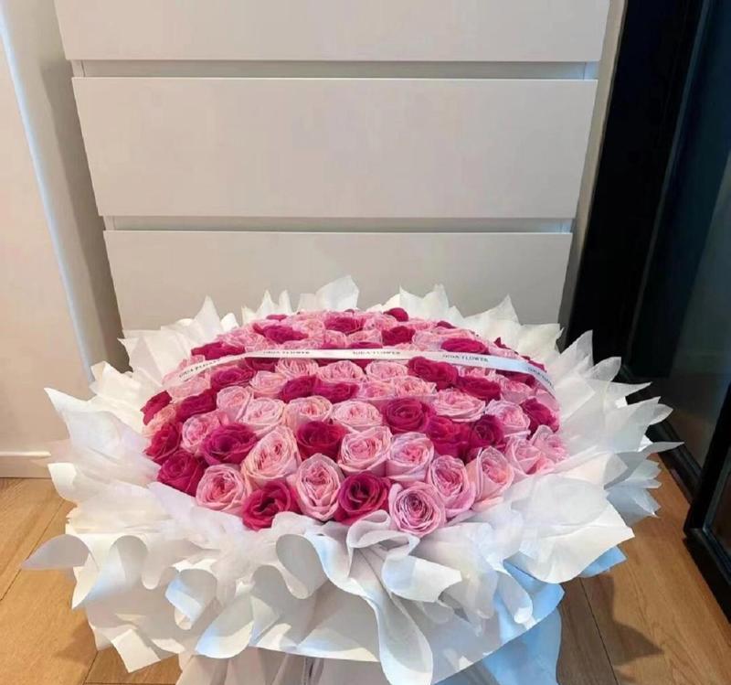 99朵金色玫瑰花代表了什么？它的花语有何特殊含义？