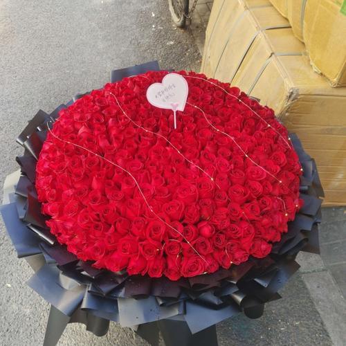 99朵玫瑰花的花语是什么？它传递了什么信息？