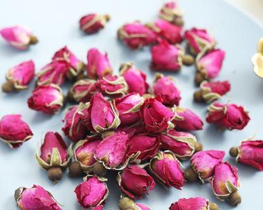 粉红色玫瑰花瓣干花是什么花？如何制作和保养？